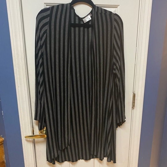 Lightheart L/XL Women Open Front Bell Sleeve Black/gray Cardigan - Picture 2 of 9